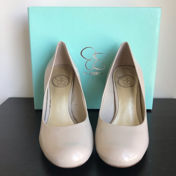 Jessica Simpson Oscar Pumps - Picture 2 of 7